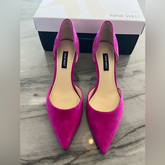 Nine West Pointy Toe Kitten Heels. 
5.5, (fits like 6), Pink Suede. NEVER worn! - Picture 2 of 7